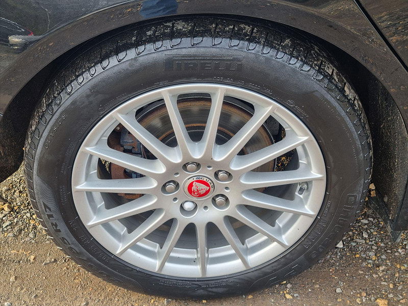 Jaguar XE 2.0d SE Auto Euro 6 (s/s) 4dr 4dr Automatic 2026