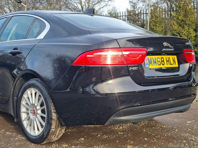 Jaguar XE 2.0d SE Auto Euro 6 (s/s) 4dr 4dr Automatic 2026