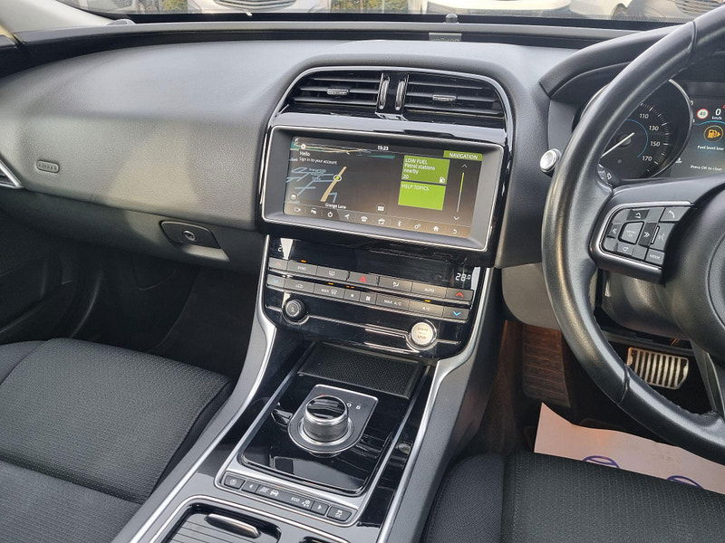 Jaguar XE 2.0d SE Auto Euro 6 (s/s) 4dr 4dr Automatic 2026