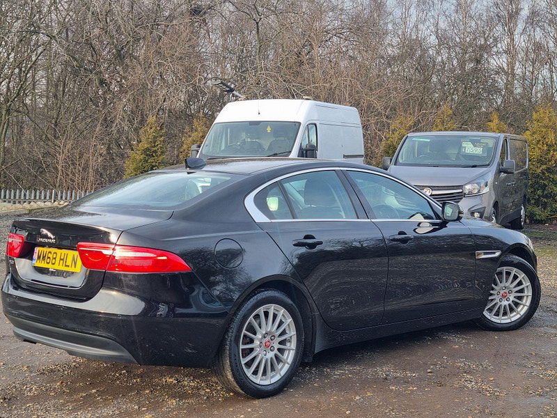 Jaguar XE 2.0d SE Auto Euro 6 (s/s) 4dr 4dr Automatic 2026