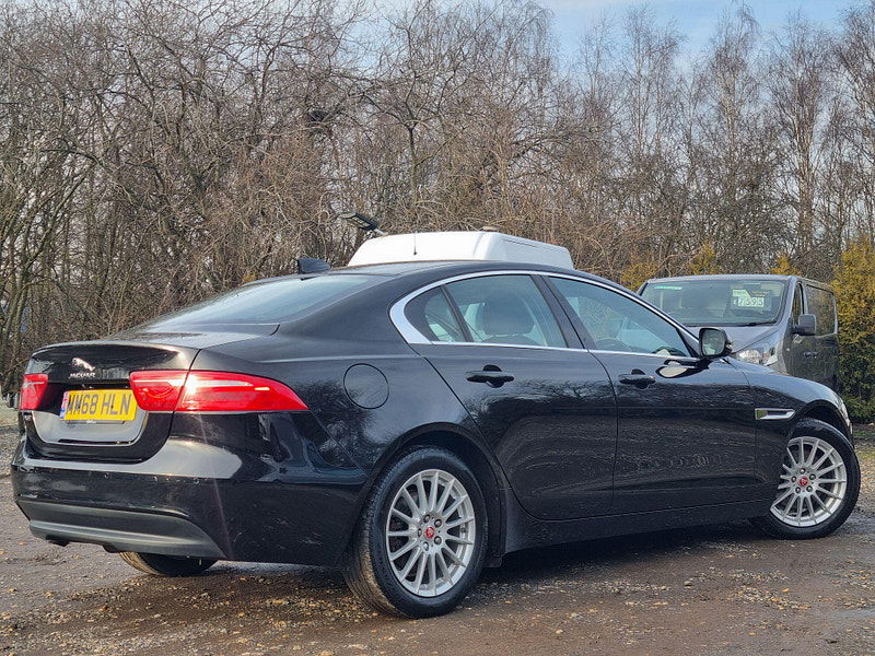 Jaguar XE 2.0d SE Auto Euro 6 (s/s) 4dr 4dr Automatic 2026