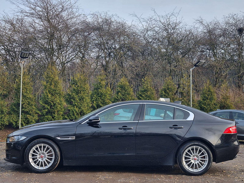 Jaguar XE 2.0d SE Auto Euro 6 (s/s) 4dr 4dr Automatic 2026