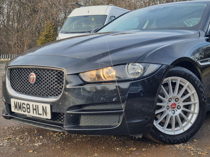Jaguar XE 2.0d SE Auto Euro 6 (s/s) 4dr 4dr Automatic 2026