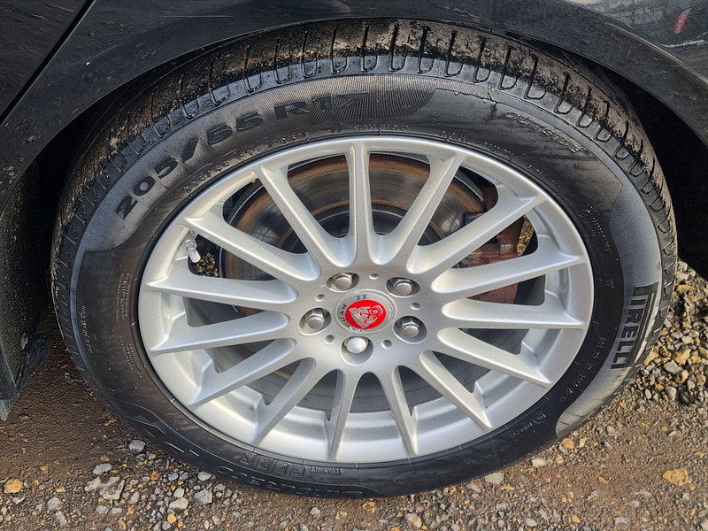 Jaguar XE 2.0d SE Auto Euro 6 (s/s) 4dr 4dr Automatic 2026