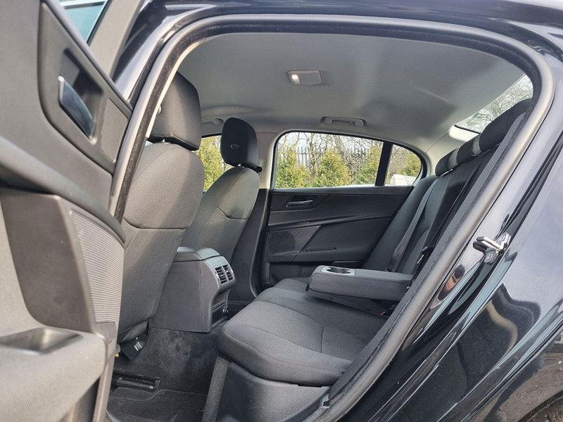 Jaguar XE 2.0d SE Auto Euro 6 (s/s) 4dr 4dr Automatic 2026