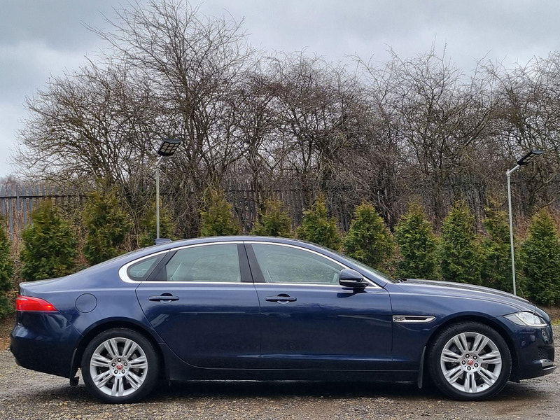 Jaguar XF 2.0d Portfolio Auto Euro 6 (s/s) 4dr 4dr Automatic 2025