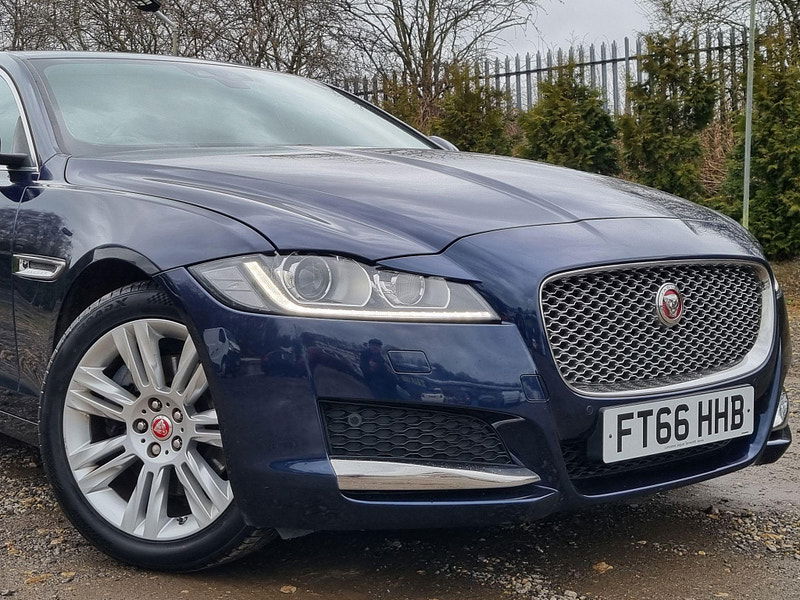 Jaguar XF 2.0d Portfolio Auto Euro 6 (s/s) 4dr 4dr Automatic 2025