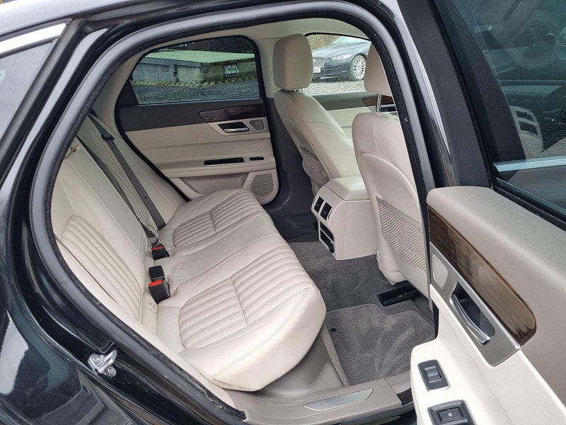 Jaguar XF 2.0d Portfolio Auto Euro 6 (s/s) 4dr 4dr Automatic 2026