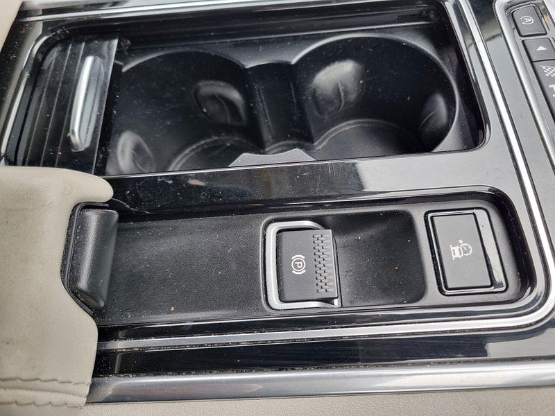 Jaguar XF 2.0d Portfolio Auto Euro 6 (s/s) 4dr 4dr Automatic 2026