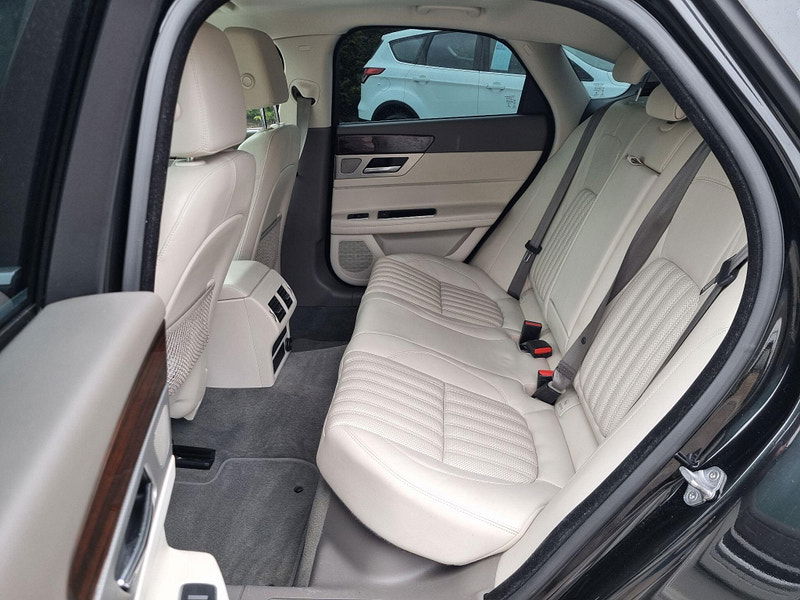 Jaguar XF 2.0d Portfolio Auto Euro 6 (s/s) 4dr 4dr Automatic 2026