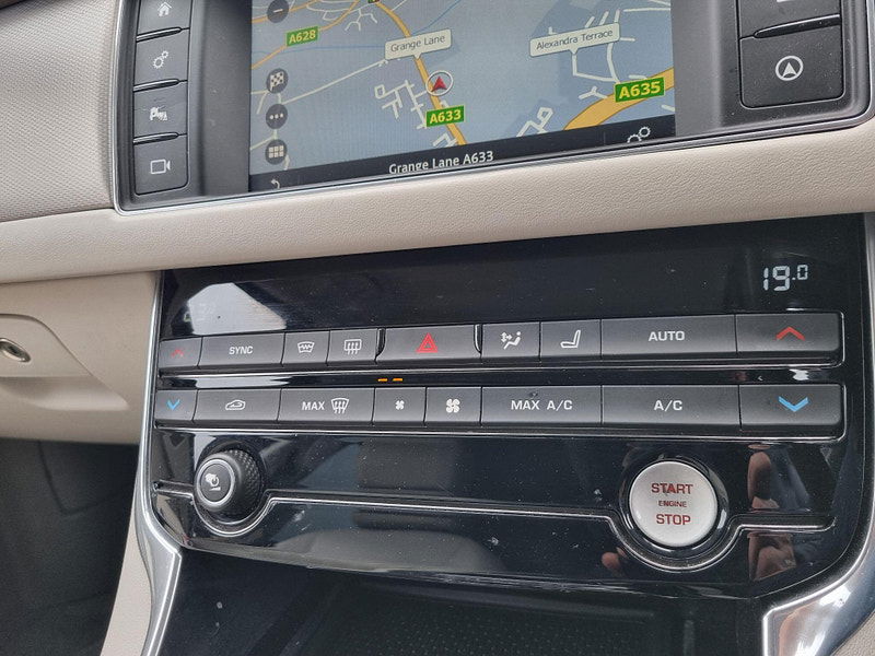 Jaguar XF 2.0d Portfolio Auto Euro 6 (s/s) 4dr 4dr Automatic 2026