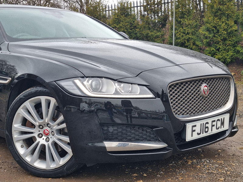 Jaguar XF 2.0d Portfolio Auto Euro 6 (s/s) 4dr 4dr Automatic 2026
