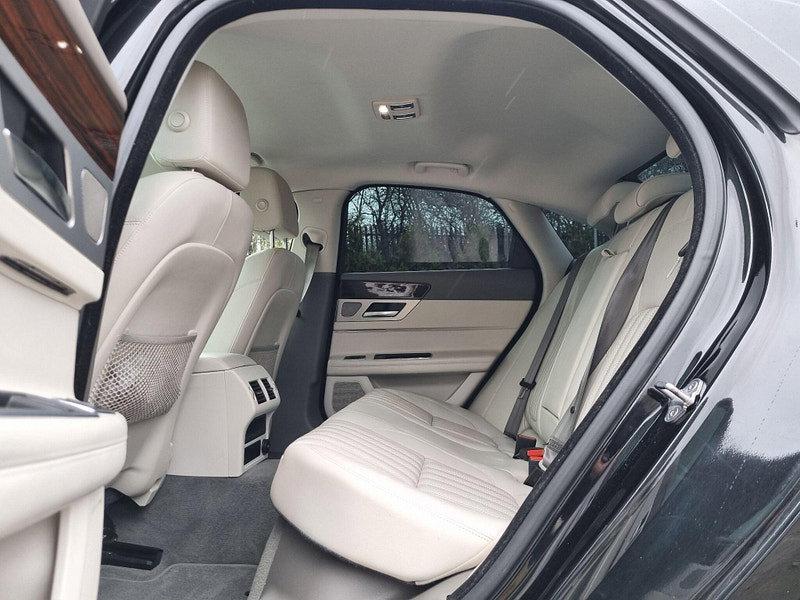 Jaguar XF 2.0d Portfolio Auto Euro 6 (s/s) 4dr 4dr Automatic 2026