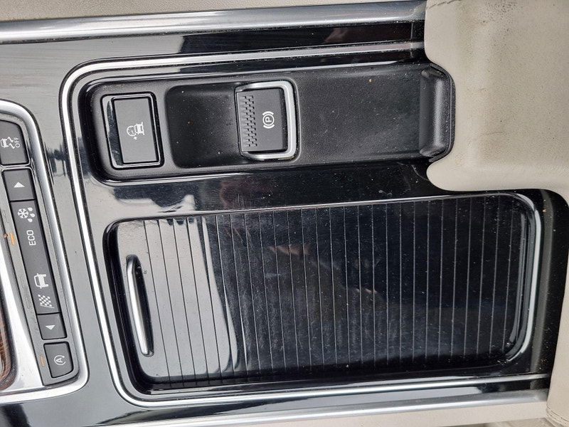 Jaguar XF 2.0d Portfolio Auto Euro 6 (s/s) 4dr 4dr Automatic 2026