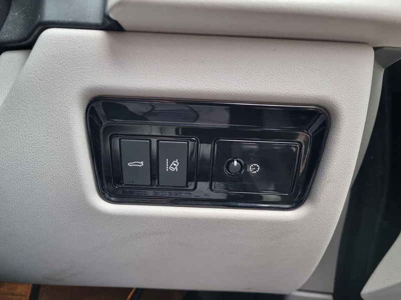 Jaguar XF 2.0d Portfolio Auto Euro 6 (s/s) 4dr 4dr Automatic 2026