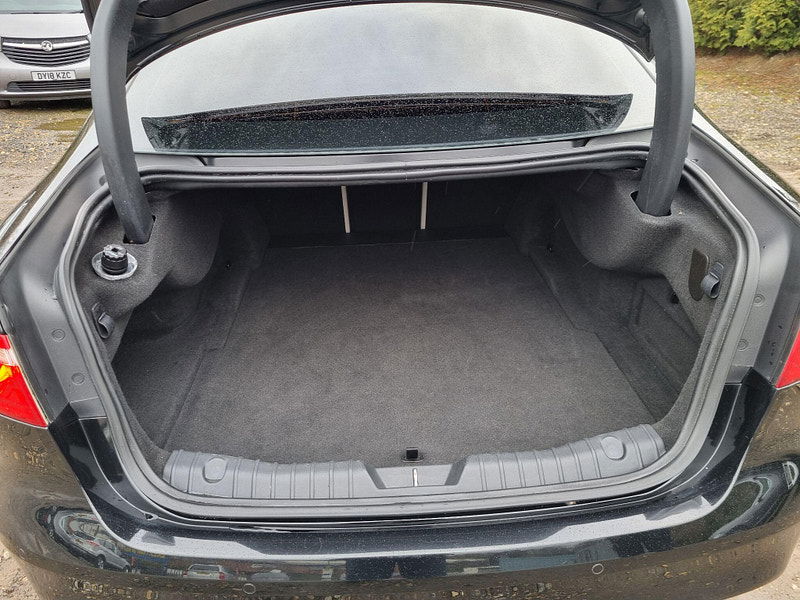 Jaguar XF 2.0d Portfolio Auto Euro 6 (s/s) 4dr 4dr Automatic 2026