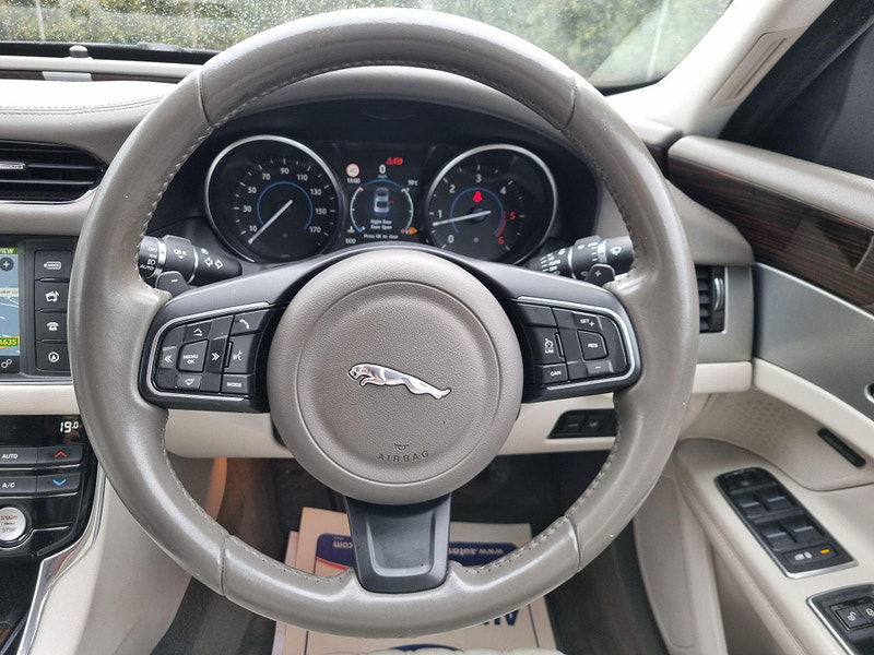 Jaguar XF 2.0d Portfolio Auto Euro 6 (s/s) 4dr 4dr Automatic 2026