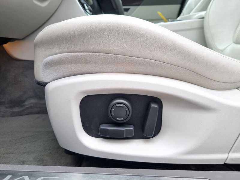 Jaguar XF 2.0d Portfolio Auto Euro 6 (s/s) 4dr 4dr Automatic 2026