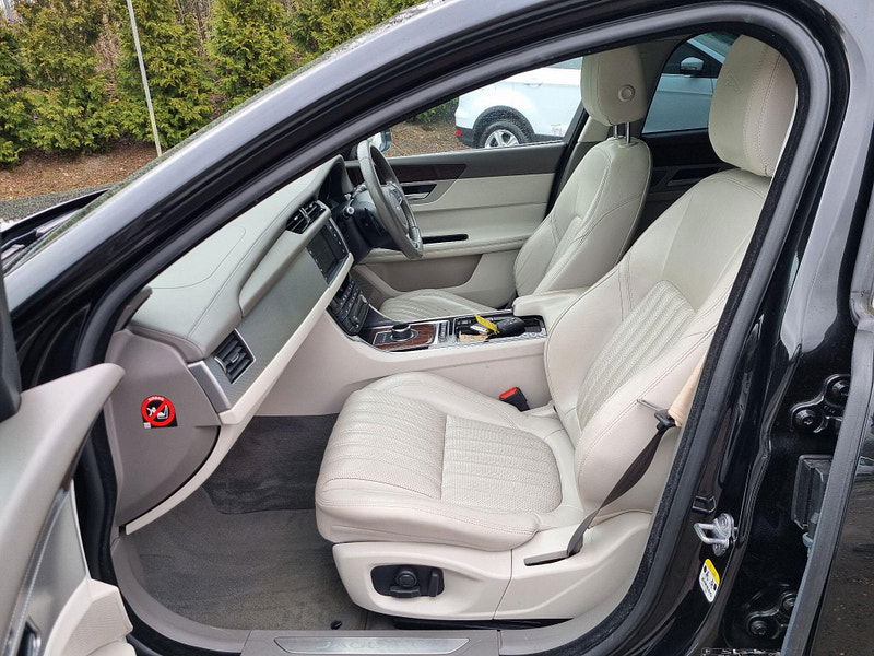 Jaguar XF 2.0d Portfolio Auto Euro 6 (s/s) 4dr 4dr Automatic 2026