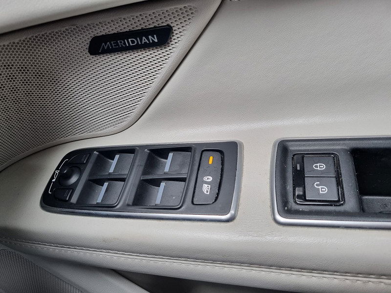 Jaguar XF 2.0d Portfolio Auto Euro 6 (s/s) 4dr 4dr Automatic 2026