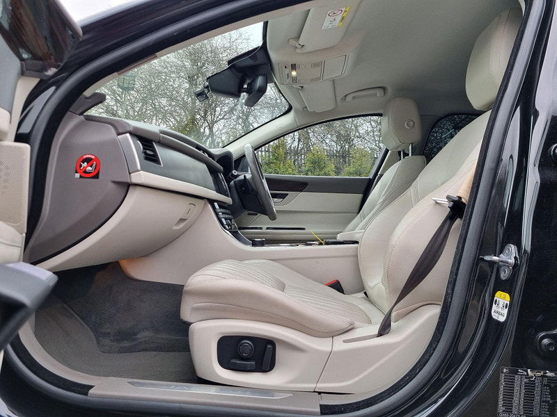 Jaguar XF 2.0d Portfolio Auto Euro 6 (s/s) 4dr 4dr Automatic 2026