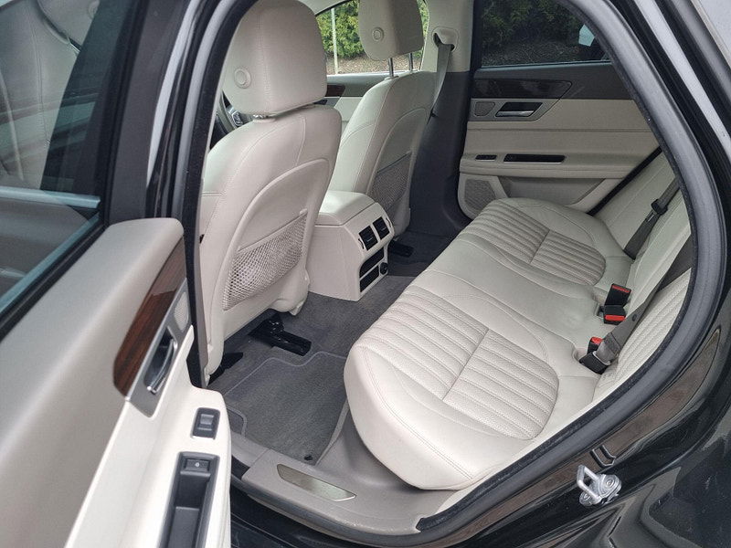 Jaguar XF 2.0d Portfolio Auto Euro 6 (s/s) 4dr 4dr Automatic 2026