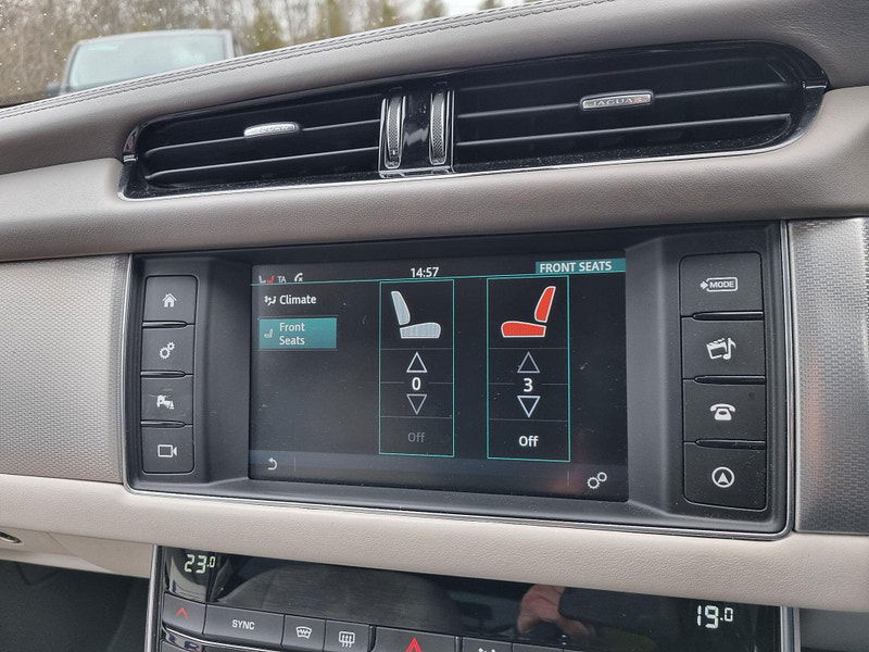 Jaguar XF 2.0d Portfolio Auto Euro 6 (s/s) 4dr 4dr Automatic 2026