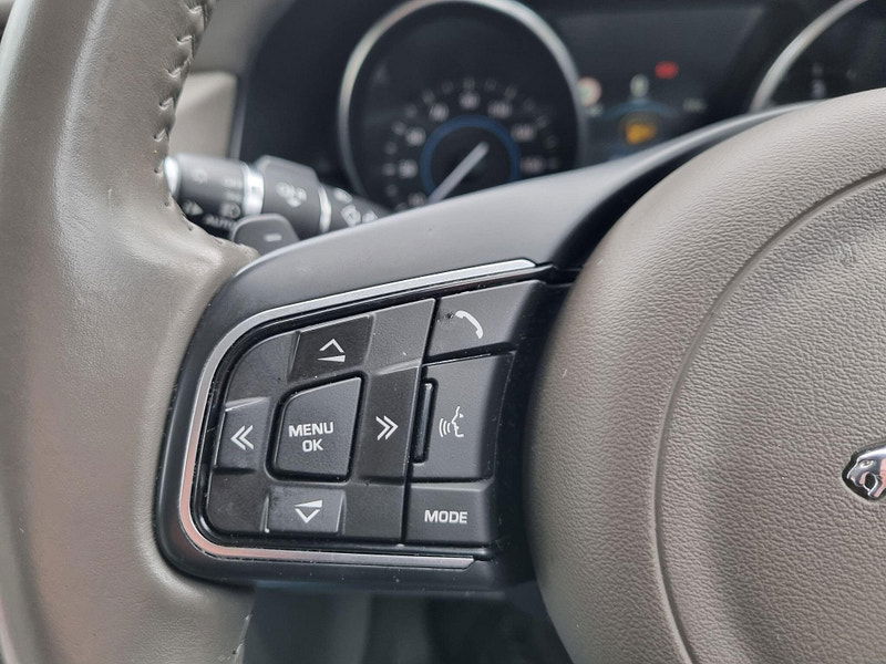 Jaguar XF 2.0d Portfolio Auto Euro 6 (s/s) 4dr 4dr Automatic 2026