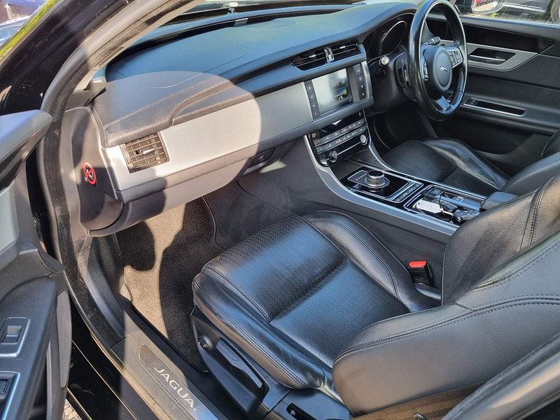 Jaguar XF 2.0d Prestige Auto Euro 6 (s/s) 4dr 4dr Automatic 2025