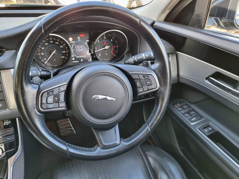 Jaguar XF 2.0d Prestige Auto Euro 6 (s/s) 4dr 4dr Automatic 2025