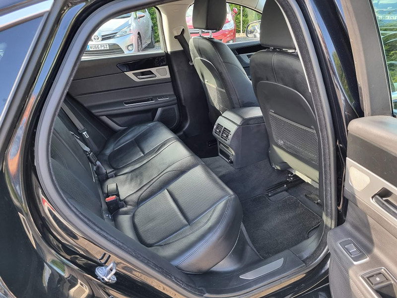 Jaguar XF 2.0d Prestige Auto Euro 6 (s/s) 4dr 4dr Automatic 2025
