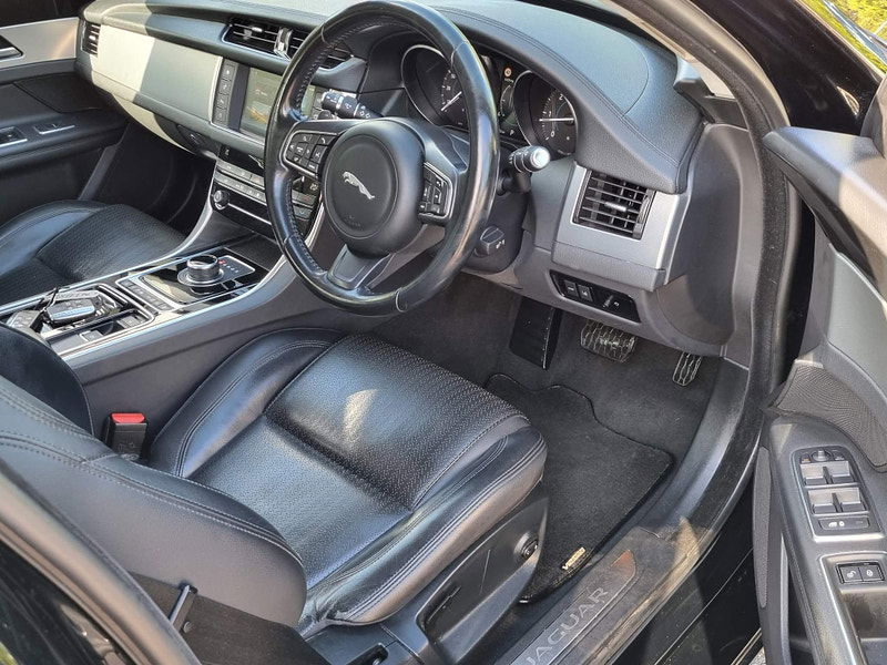 Jaguar XF 2.0d Prestige Auto Euro 6 (s/s) 4dr 4dr Automatic 2025