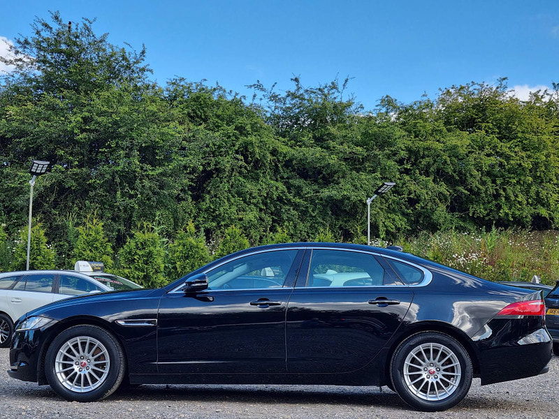 Jaguar XF 2.0d Prestige Auto Euro 6 (s/s) 4dr 4dr Automatic 2025