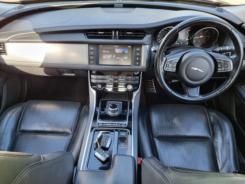 Jaguar XF 2.0d Prestige Auto Euro 6 (s/s) 4dr 4dr Automatic 2025