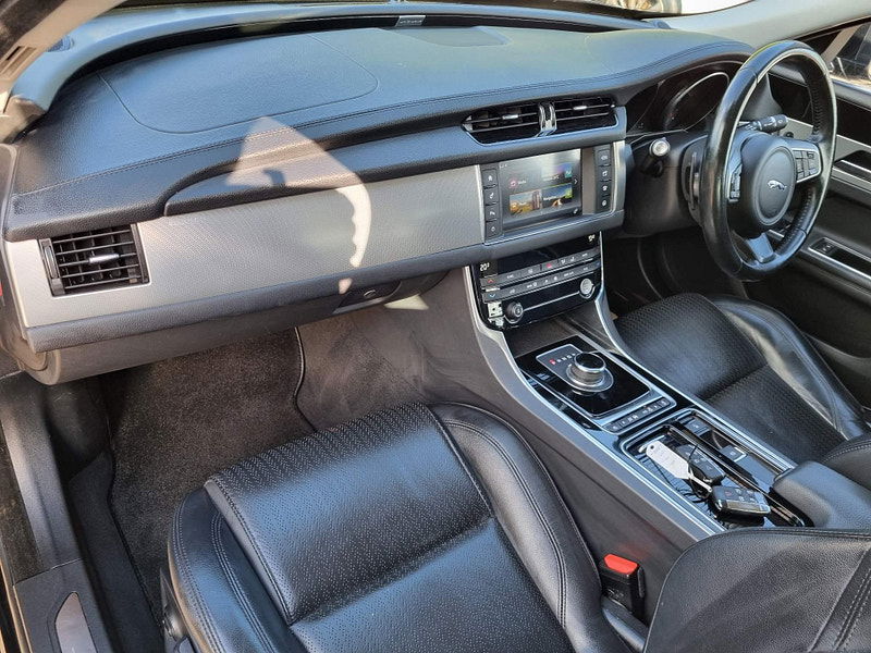 Jaguar XF 2.0d Prestige Auto Euro 6 (s/s) 4dr 4dr Automatic 2025