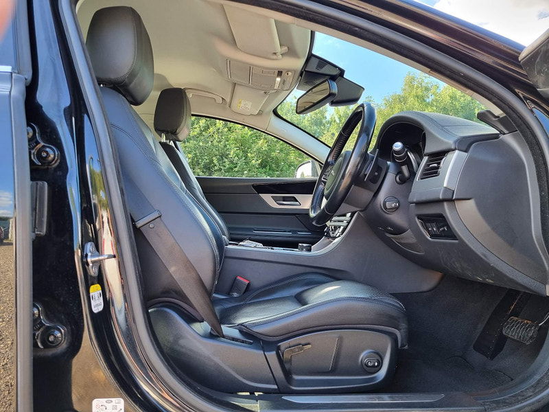 Jaguar XF 2.0d Prestige Auto Euro 6 (s/s) 4dr 4dr Automatic 2025