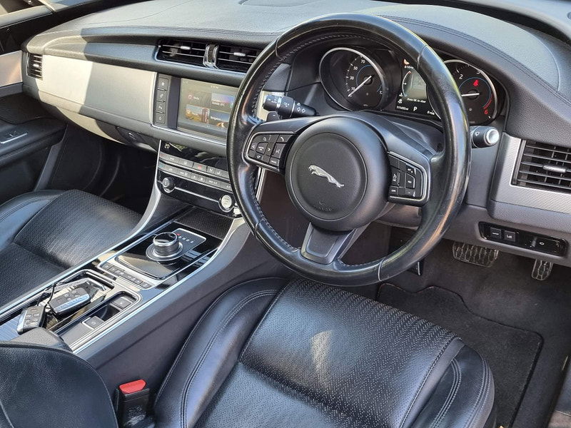 Jaguar XF 2.0d Prestige Auto Euro 6 (s/s) 4dr 4dr Automatic 2025