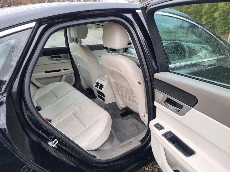 Jaguar XF 2.0d Prestige Auto Euro 6 (s/s) 4dr 4dr Automatic 2025