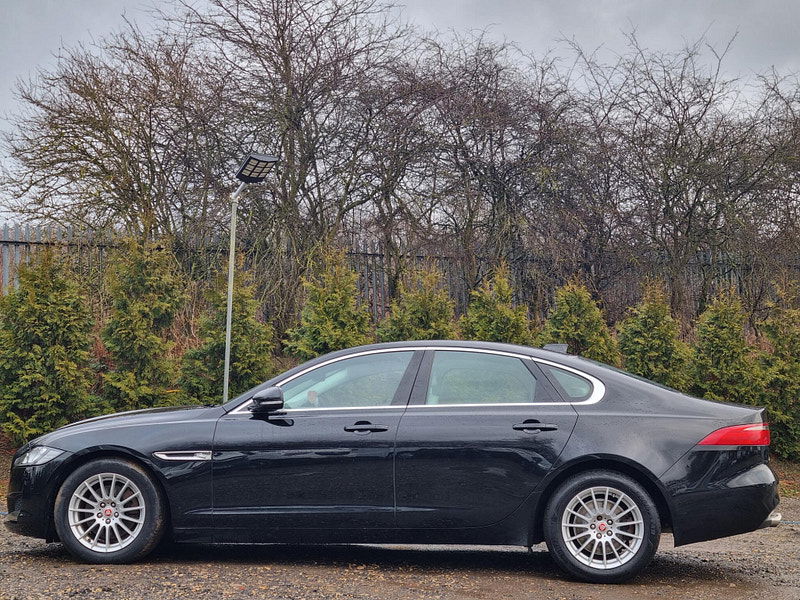 Jaguar XF 2.0d Prestige Auto Euro 6 (s/s) 4dr 4dr Automatic 2025
