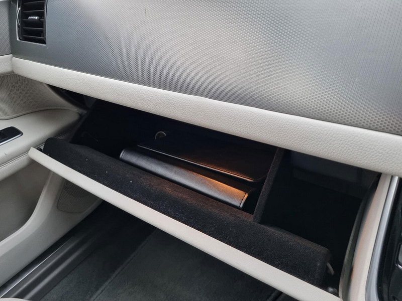 Jaguar XF 2.0d Prestige Auto Euro 6 (s/s) 4dr 4dr Automatic 2026