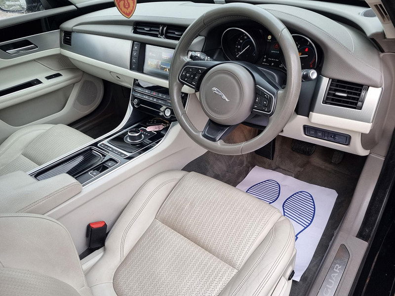 Jaguar XF 2.0d Prestige Auto Euro 6 (s/s) 4dr 4dr Automatic 2025