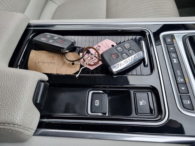 Jaguar XF 2.0d Prestige Auto Euro 6 (s/s) 4dr 4dr Automatic 2026