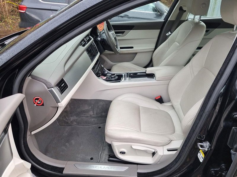 Jaguar XF 2.0d Prestige Auto Euro 6 (s/s) 4dr 4dr Automatic 2025