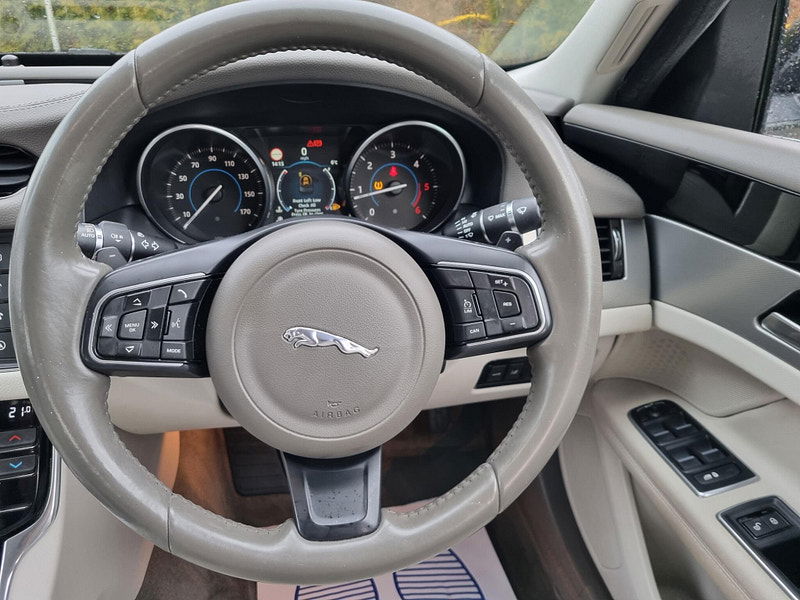 Jaguar XF 2.0d Prestige Auto Euro 6 (s/s) 4dr 4dr Automatic 2025