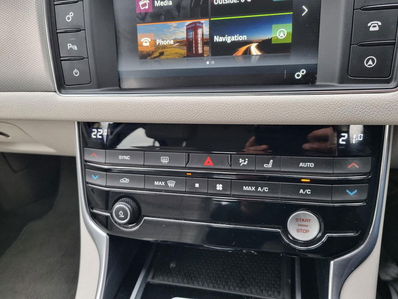 Jaguar XF 2.0d Prestige Auto Euro 6 (s/s) 4dr 4dr Automatic 2025