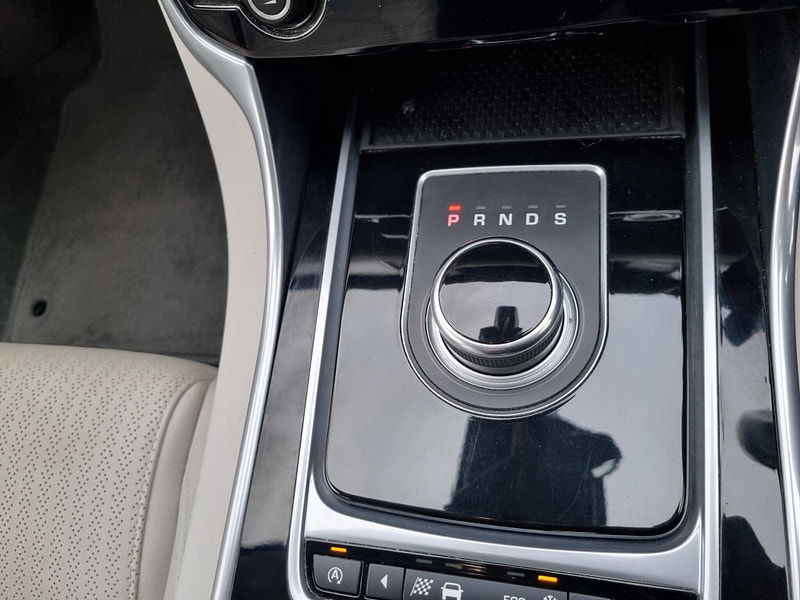 Jaguar XF 2.0d Prestige Auto Euro 6 (s/s) 4dr 4dr Automatic 2026
