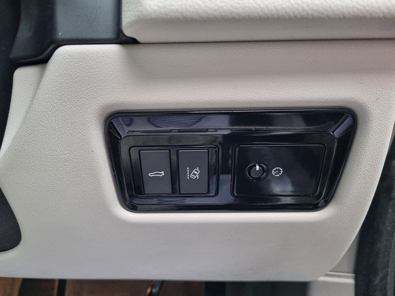 Jaguar XF 2.0d Prestige Auto Euro 6 (s/s) 4dr 4dr Automatic 2026