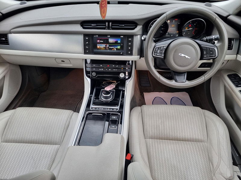 Jaguar XF 2.0d Prestige Auto Euro 6 (s/s) 4dr 4dr Automatic 2025