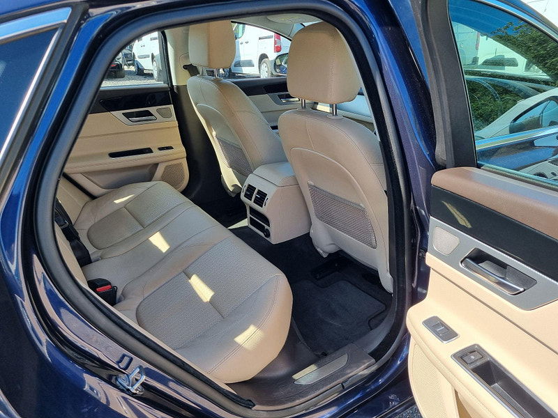 Jaguar XF 2.0d Prestige Auto Euro 6 (s/s) 4dr 4dr Automatic 2025