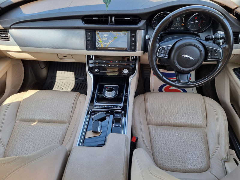 Jaguar XF 2.0d Prestige Auto Euro 6 (s/s) 4dr 4dr Automatic 2025
